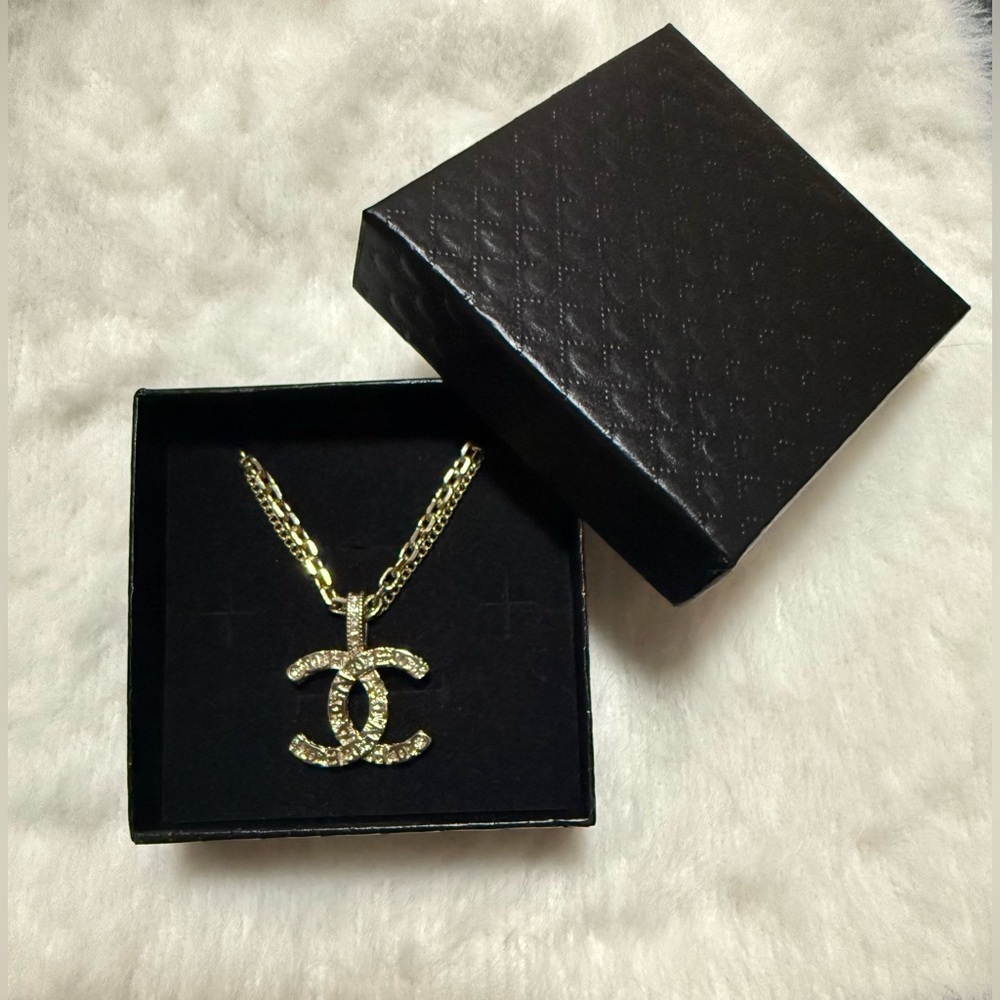 Luxurious Style Pendant Necklace Double Chains CC Fashion Jewerly